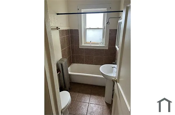 Building Photo - 209 E 68th St #3