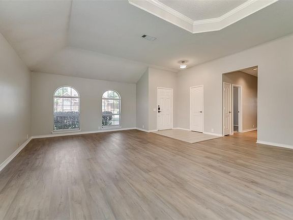 4th image of 2903 Champlin Ct