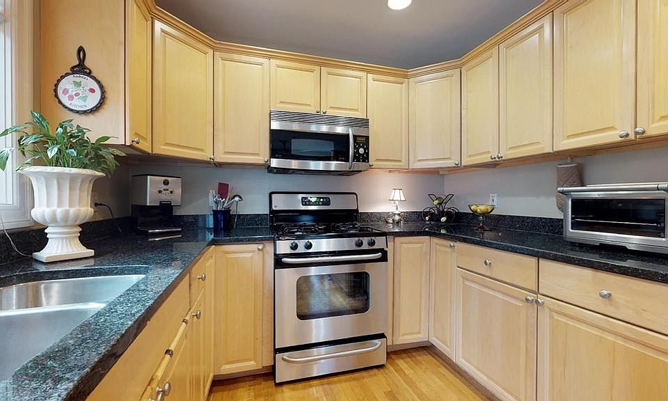 1st image of 18 Marengo St #000