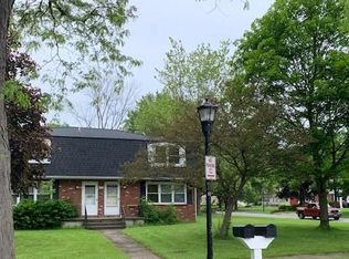 52 Pheasant Run Rd, Amherst, NY 14228