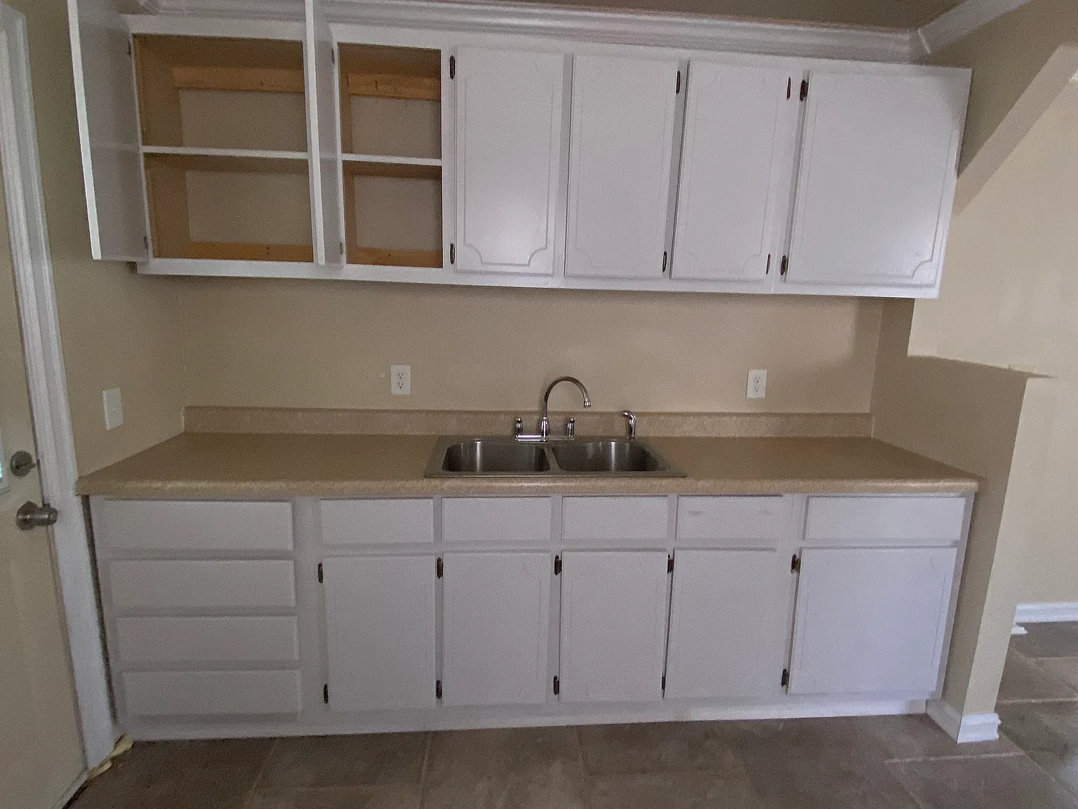 3 bed, 1015 sqft, $1,200 — Photo 4
