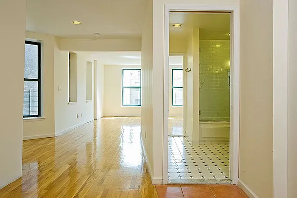 Rented by Harlem Lady Real Estate Services, LLC | media 10