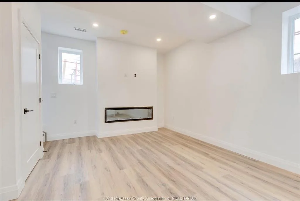 2 bed, $2,100 — Photo 2