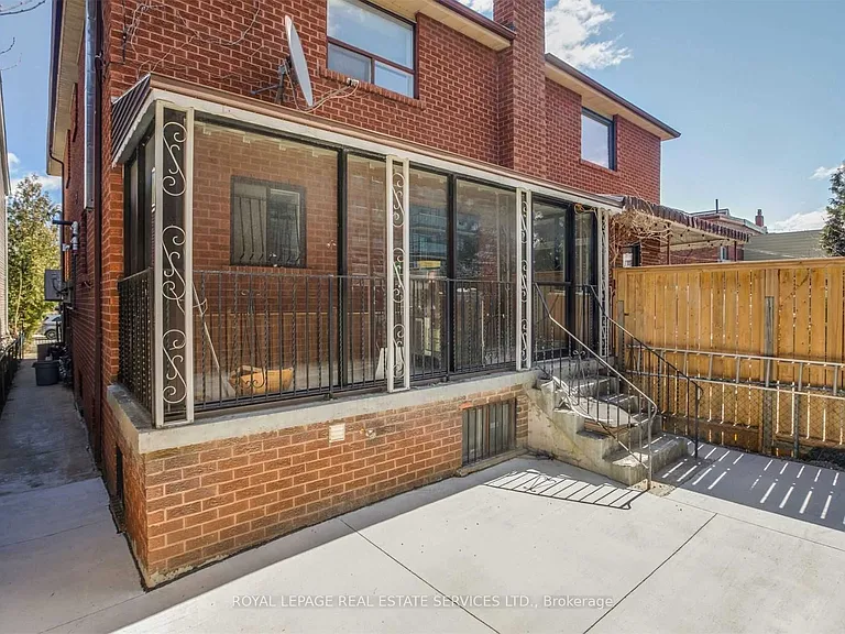 86 Givins St #MAIN — Photo 19