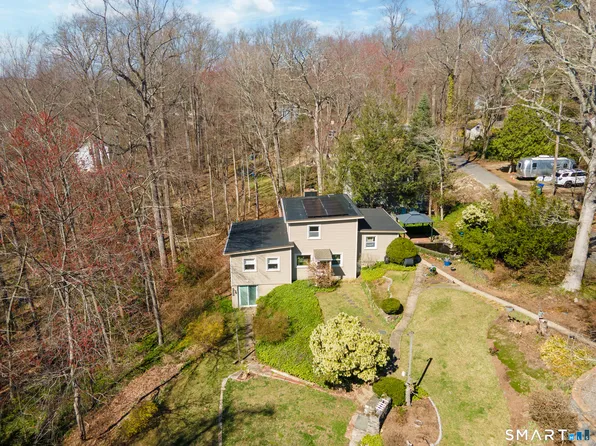 10 Mountain Trail, East Hampton, CT 06424