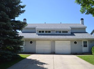 993 Apple Ct, Aurora, IL 60505