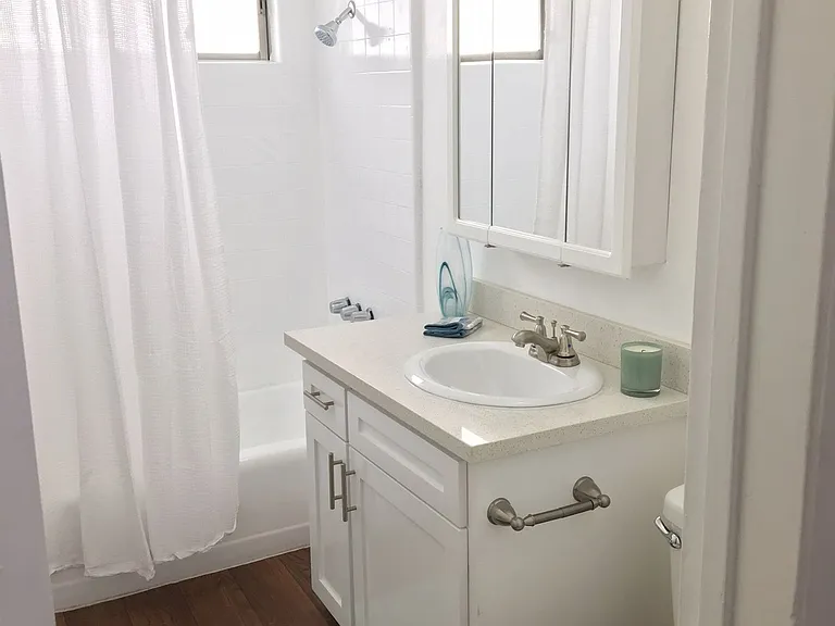 Magnolia Apartments - Your Sherman Oaks Retreat! — Photo 15