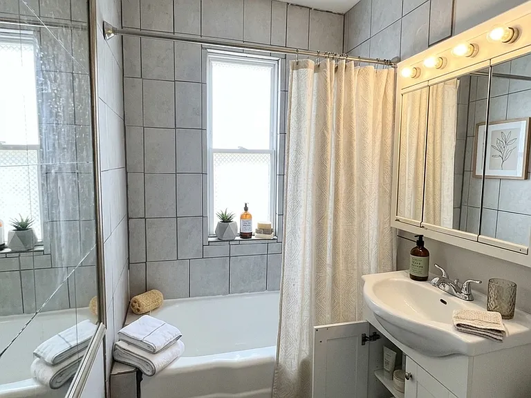 1659 N Arlington Pl #2 — Photo 9
