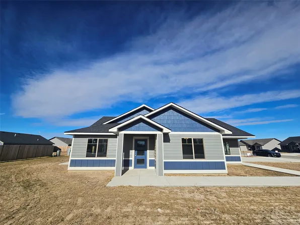 1315 Marboeuf Blvd, Dodge City, KS 67801