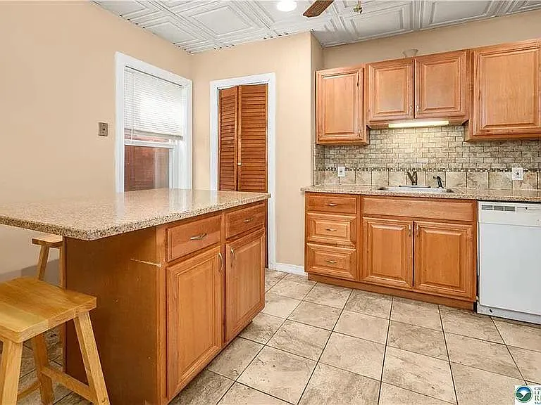 815 Porter St — Photo 13
