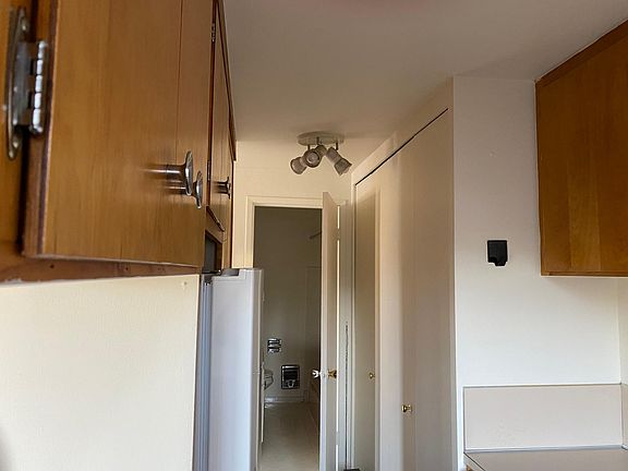 4th image of 1931 43rd Ave E APT 302