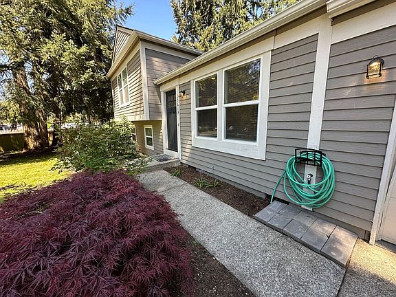 4th image of 15613 97th Avenue Ct E