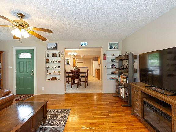 Wonderful, epoxied hardwood floor