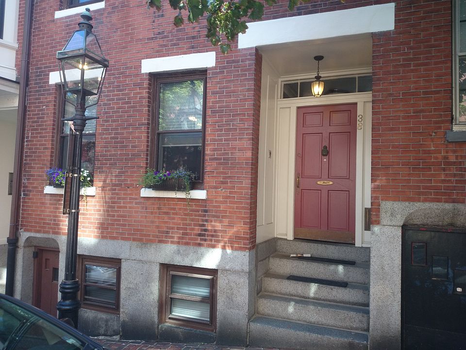 2nd image of 38-38A Irving St