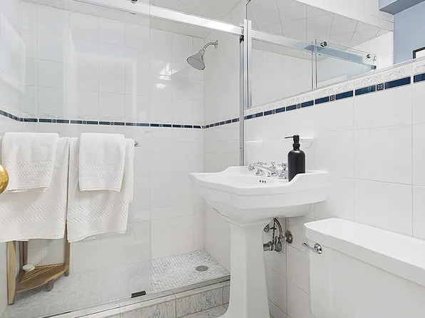 425 East 79th Street image 6 of 8