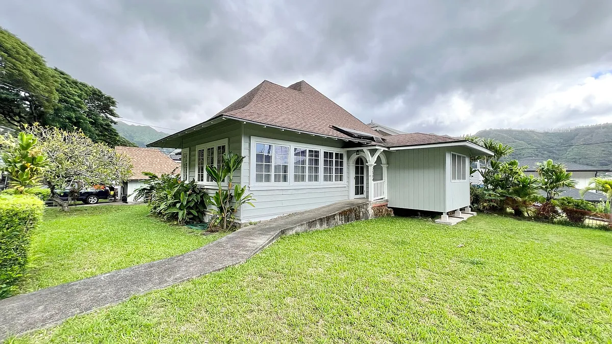 Building Photo - 2504 Rainbow Dr