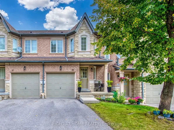 5260 McFarren Blvd #35, Mississauga, ON L5M 7J2