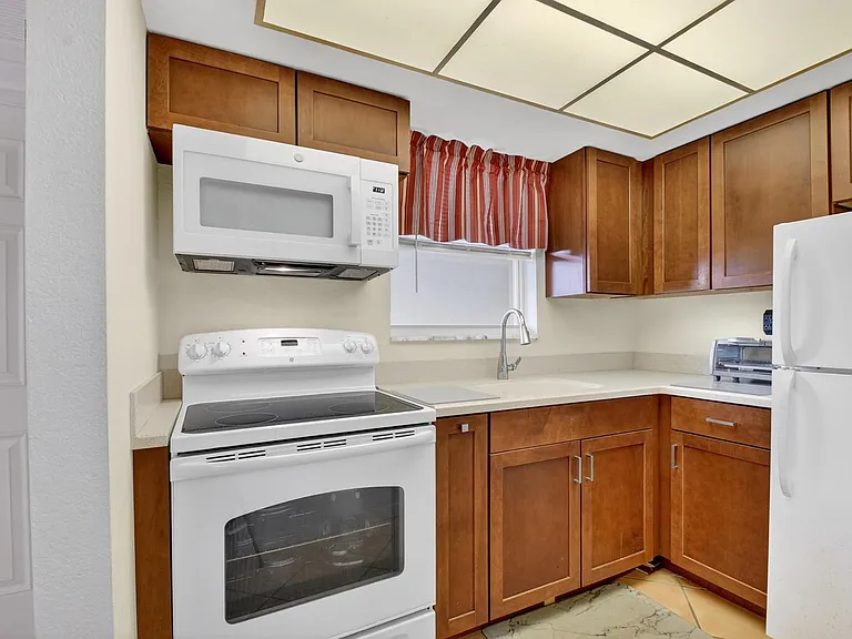 1810 New Palm Way #415 — Photo 16