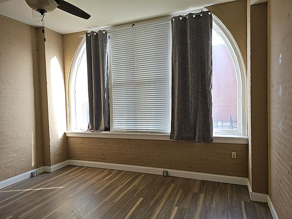 3rd image of 255 Warner St Unit 102