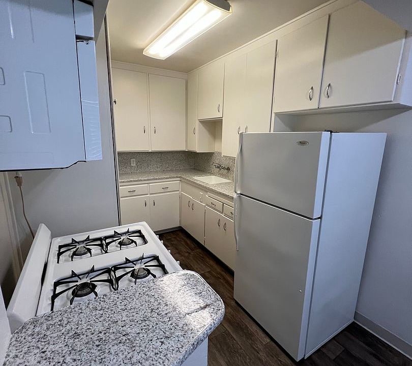 1st image of 2581 1/2 Broadway #0