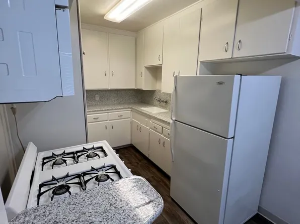 1/2 Off 1st Month's Rent!!