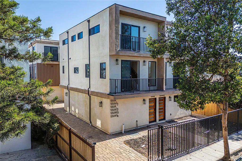 4 bed, 1500 sqft, $4,200 — Photo 1