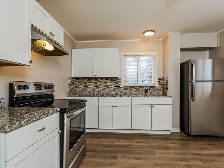 256725_020_kitchen_13533250.jpg