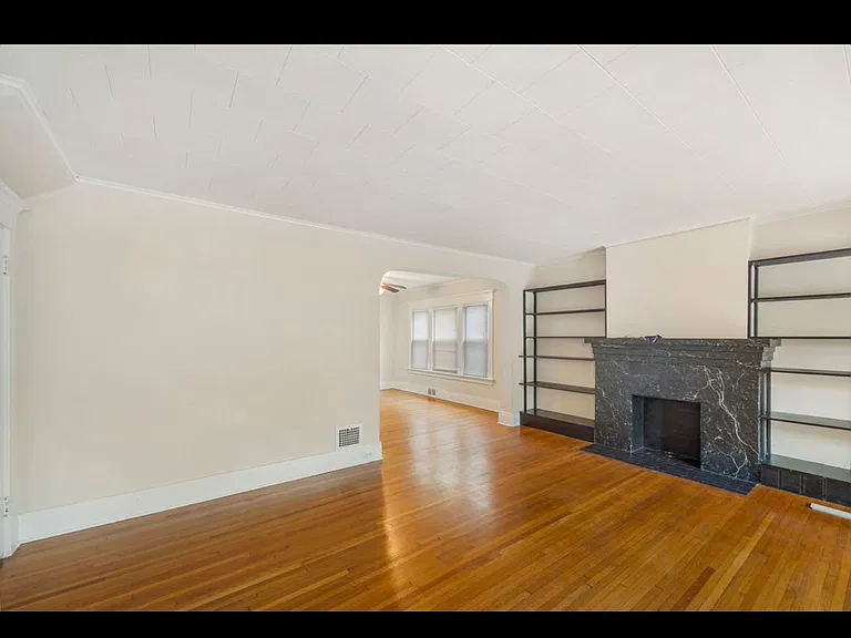 122 Stratford Rd — Photo 16