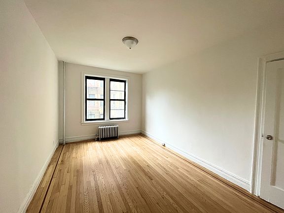 4th image of 815 E 14th St #2H