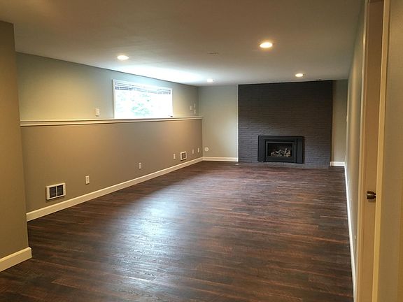 5th image of 2330 E Grand Ave #B