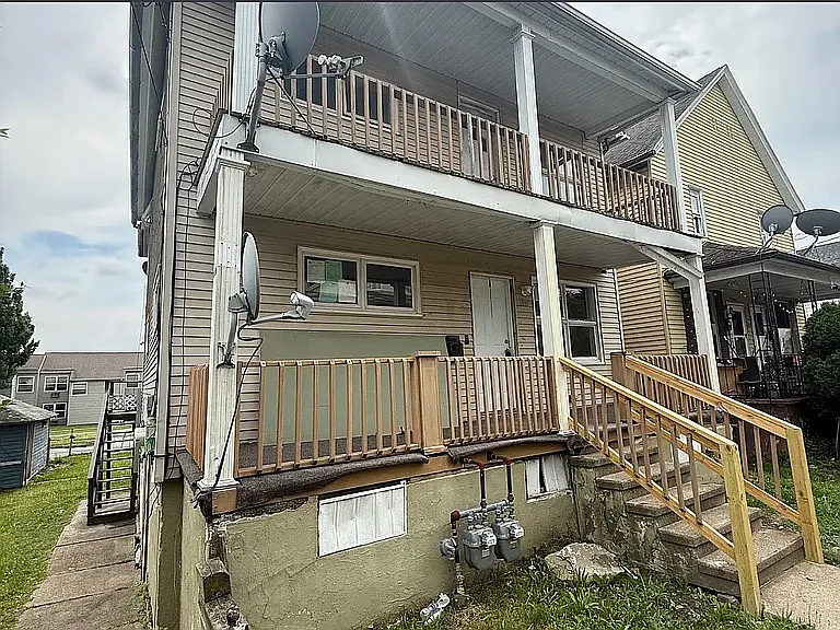 2 bed, $1,025 — Photo 1