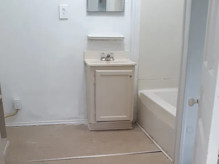 311 Plymouth Ave NE #1 — Photo 10