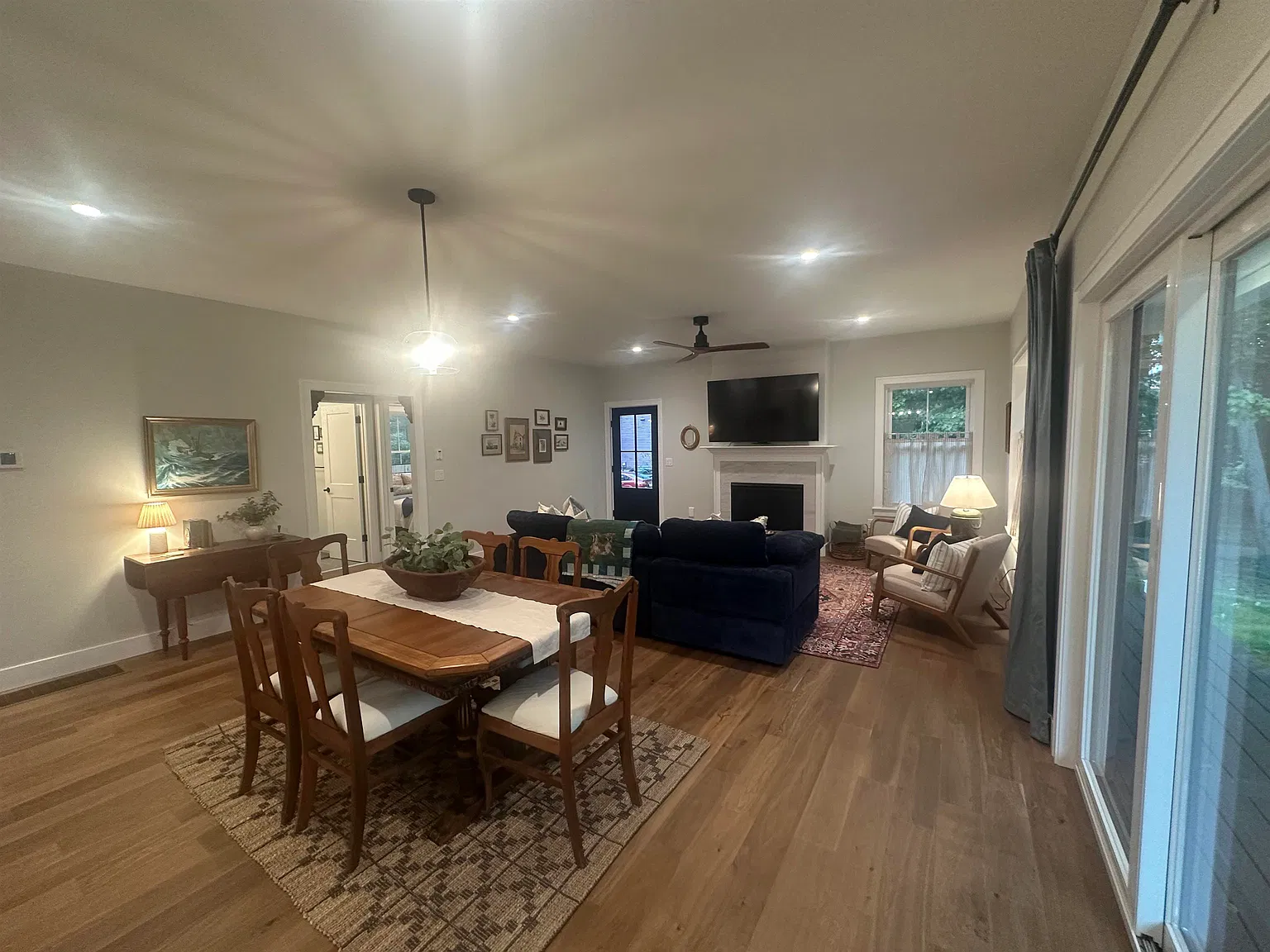 3 bed, 2.0 bath, 1500 sqft, $3,900 — Photo 4