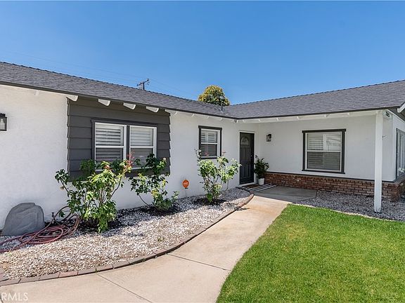 3rd image of 33825 Washington Dr