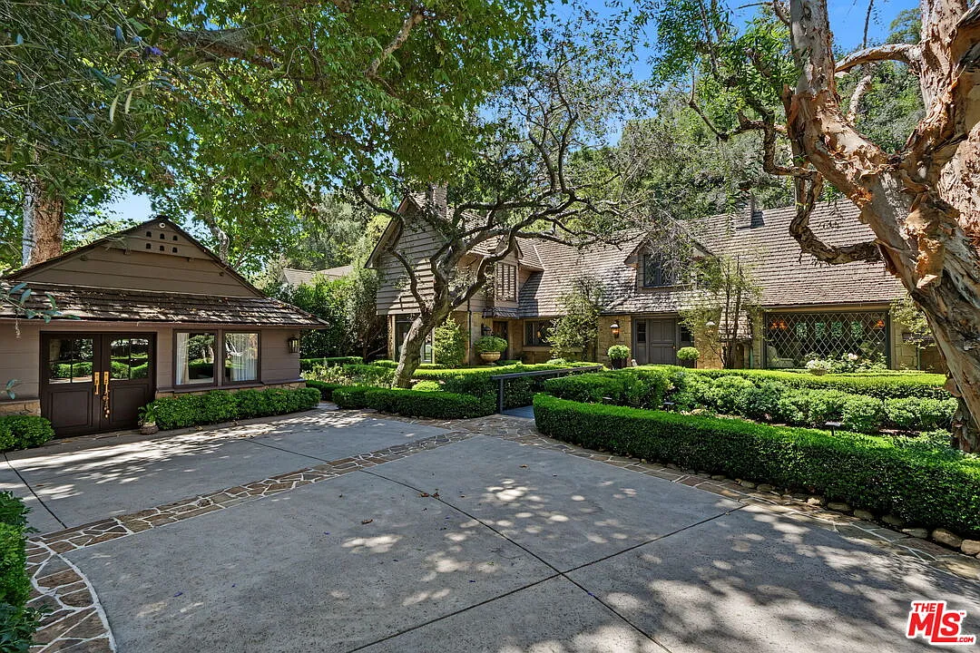 5 bed, 6.5 bath, 4435 sqft, $35,000 — Photo 4