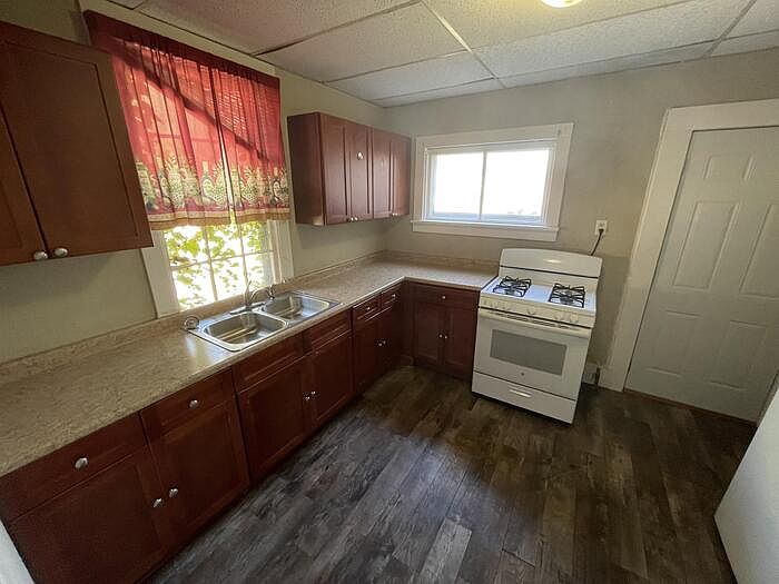 1st image of 324 Caroline St #1