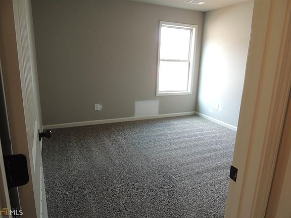 3rd image of 601 Wellford Ave #17B