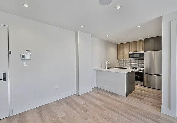 3rd image of 2605 Snyder Ave #7B