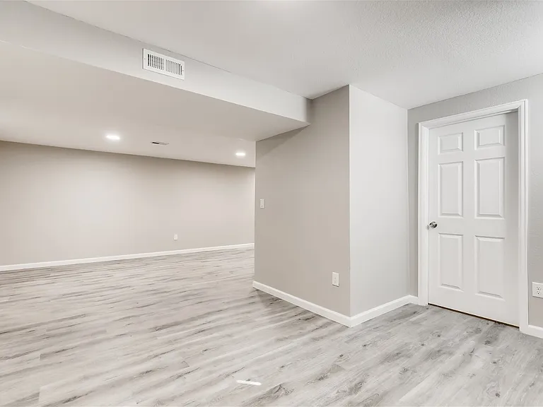 1732 Florence St — Photo 7