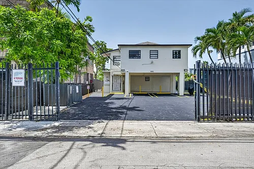 1880 SW 4th St #3 Photo 1 1880 SW 4th St #3 Photo 1