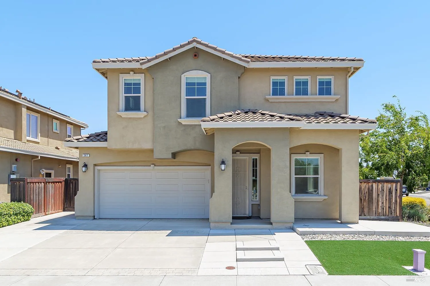 267 Aster Street photo 1
