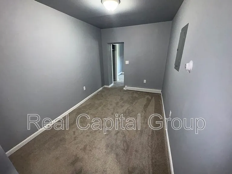 44 Alexander St #3 — Photo 10