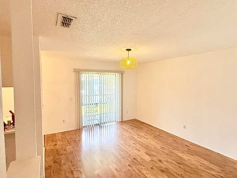 4124 Pershing Pointe Pl — Photo 8