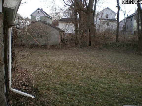 4th image of 1529 Midland Ave