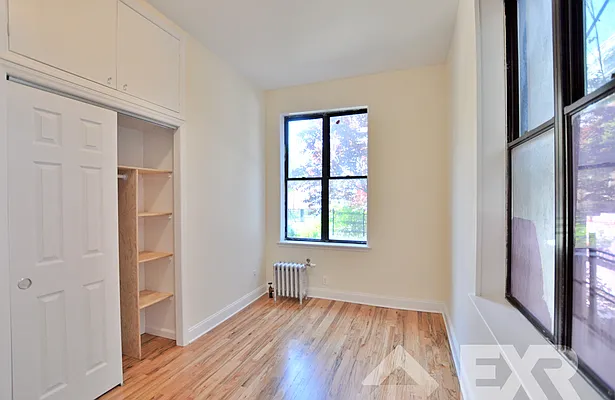 Rented by EXR | media 4