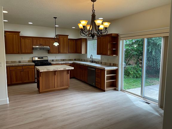 Kitchen and dining area