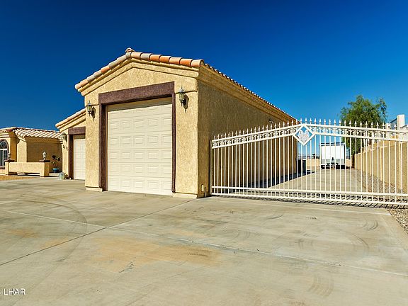 3rd image of 2675 Castaway Dr