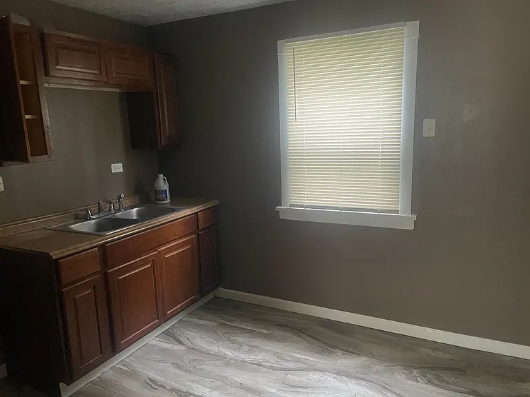 7919 Force Ave — Photo 17