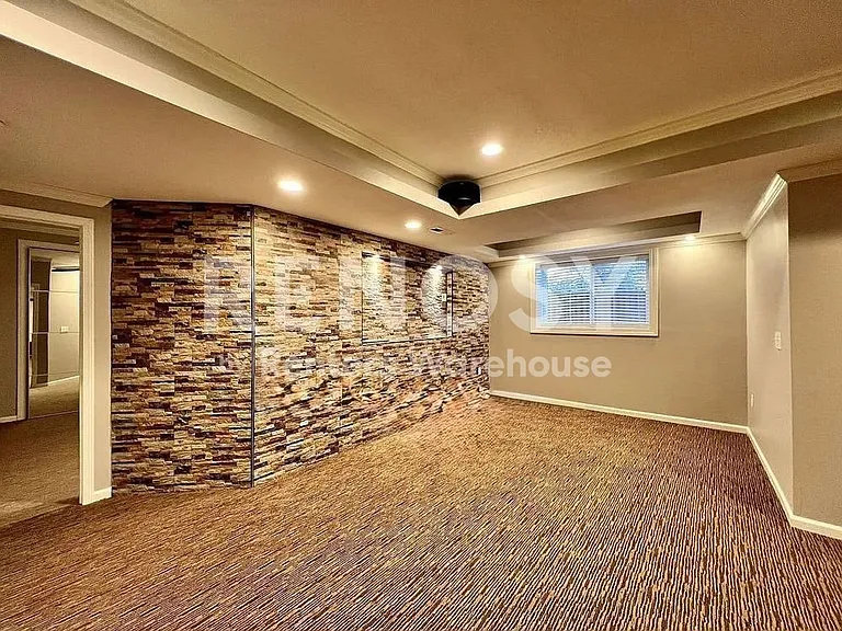 15861 Linden St — Photo 34