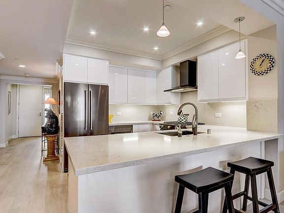 5th image of 5440 La Jolla Blvd #E202